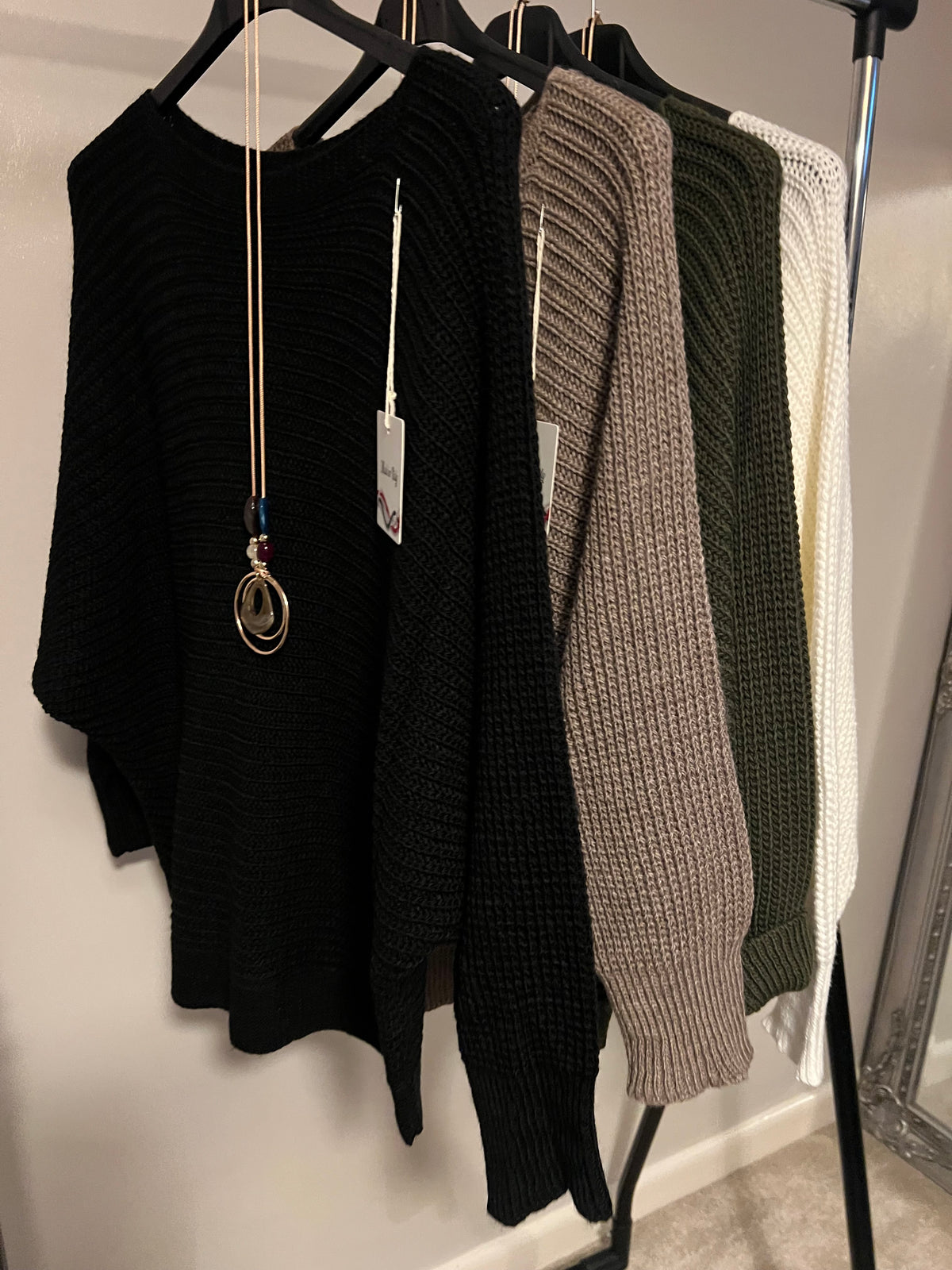 RIBBED BATWING KNIT BLACK/MOCHA/KHAKI/CREAM