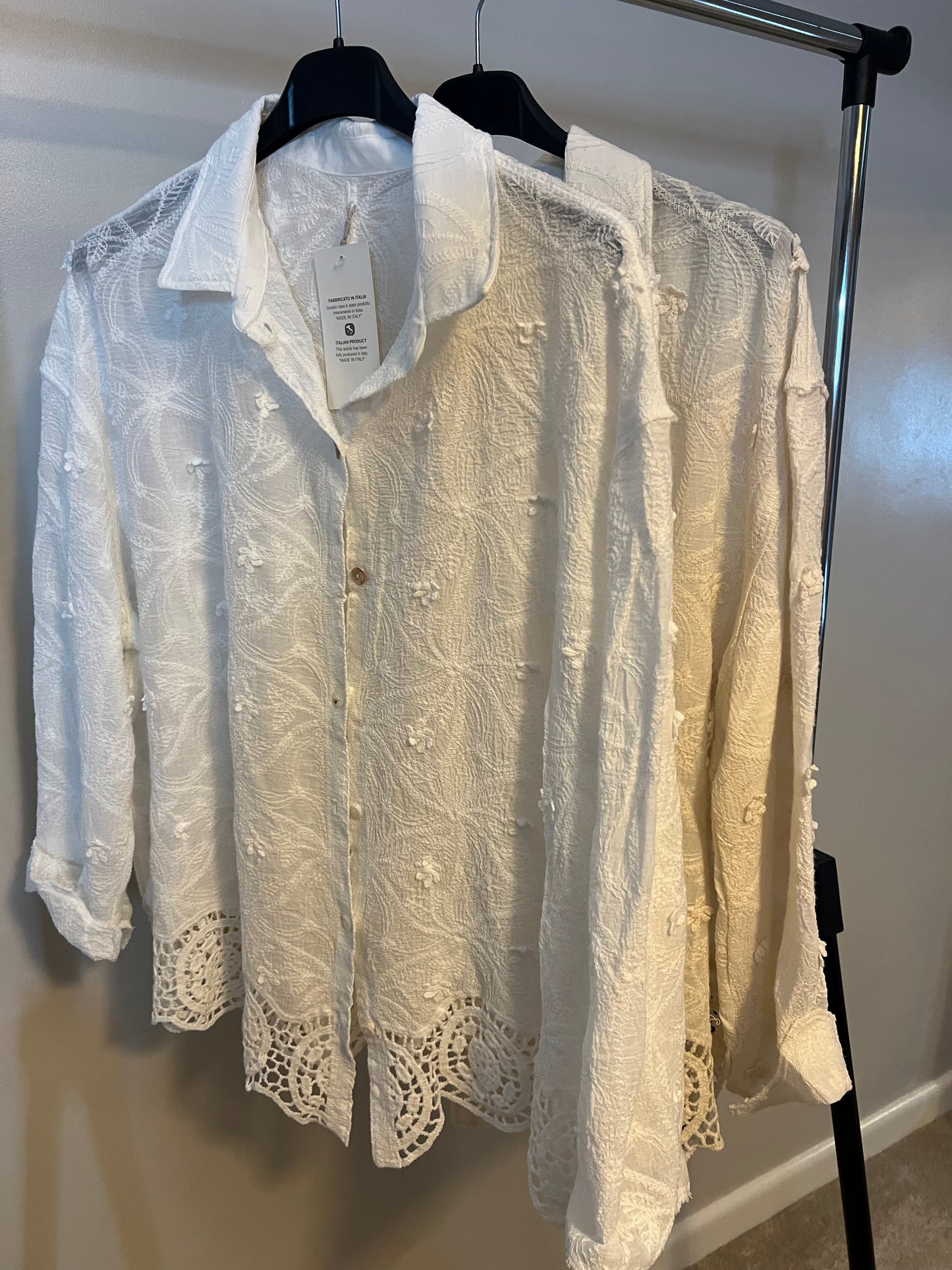 CROCHET HEM BUTTON UP SHIRT WHITE