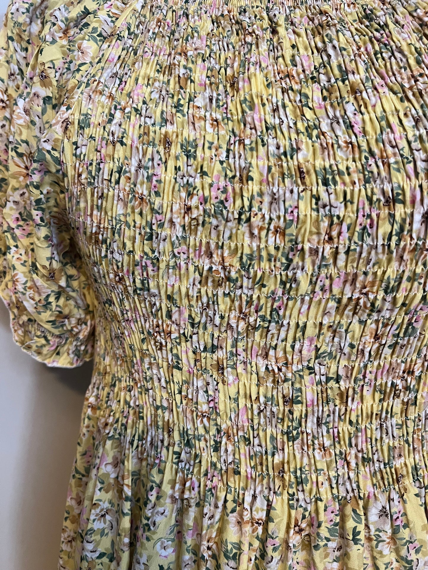 DITSY FLORAL SHIRRED DRESS DARK LEMON