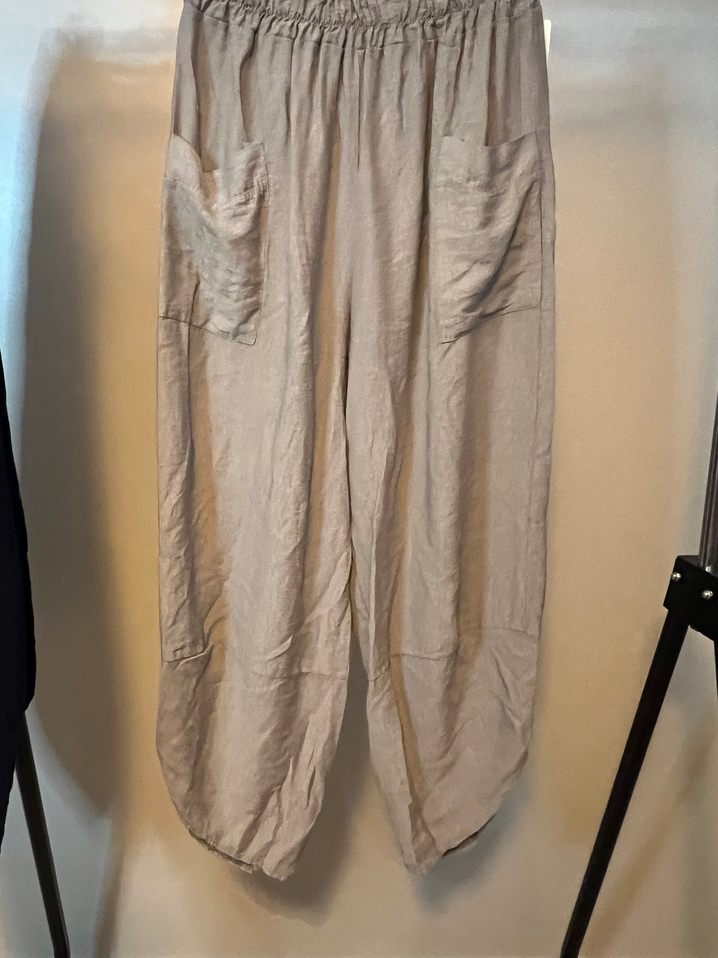BARREL LEG TROUSER MOCHA