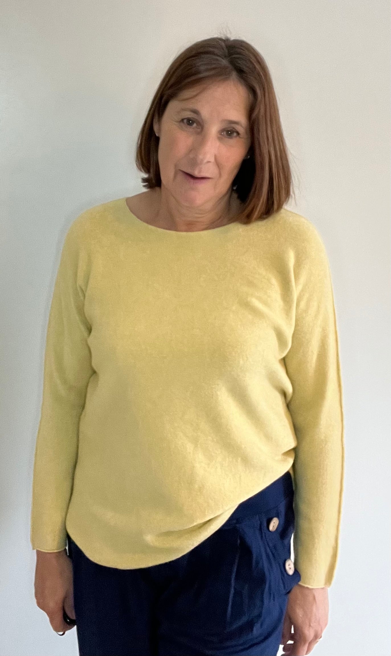 ROUND NECK SOFT JUMPER DARK CREAM