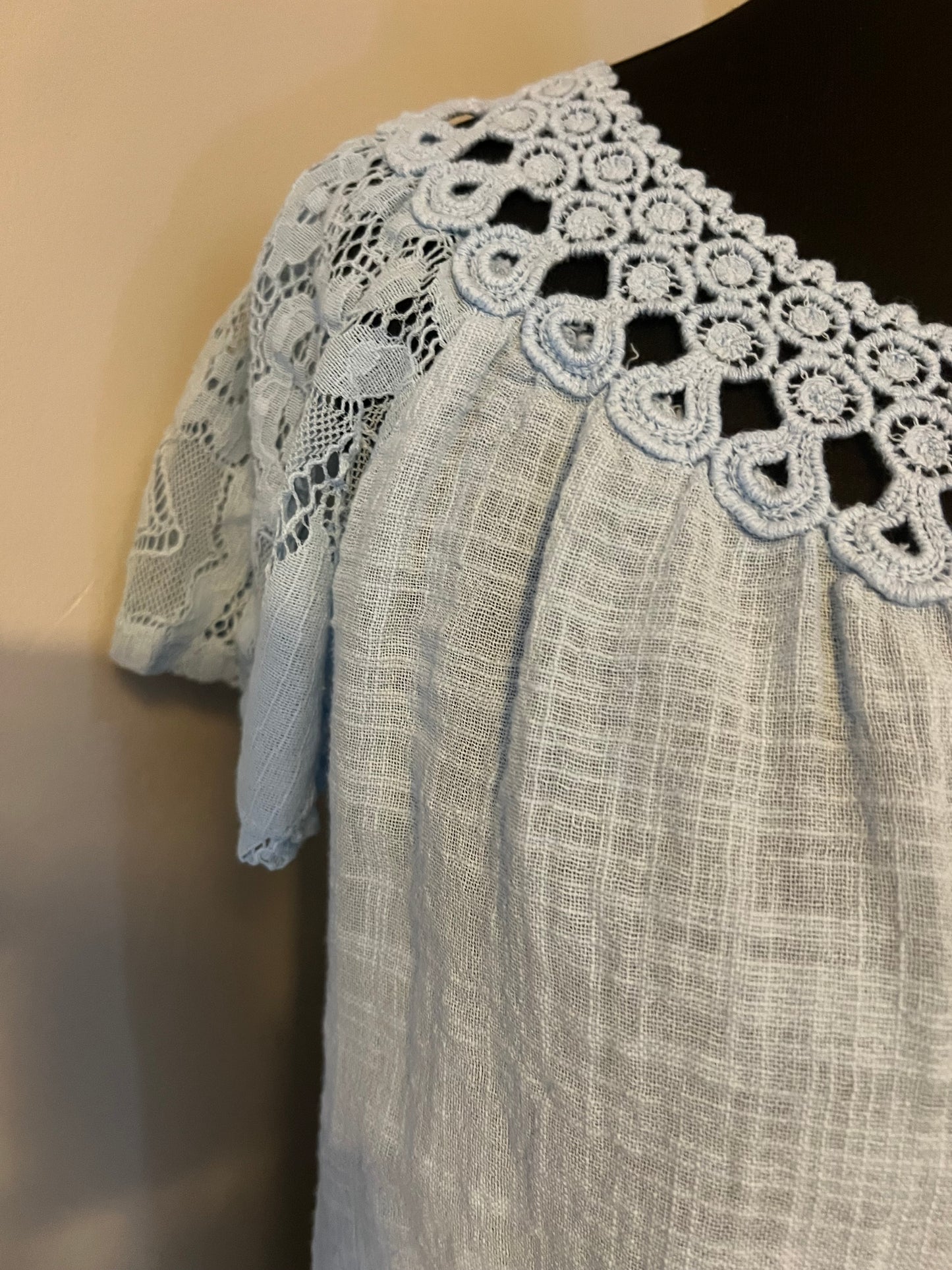 LACE SHORT SLEEVE COTTON TOP PALE BLUE