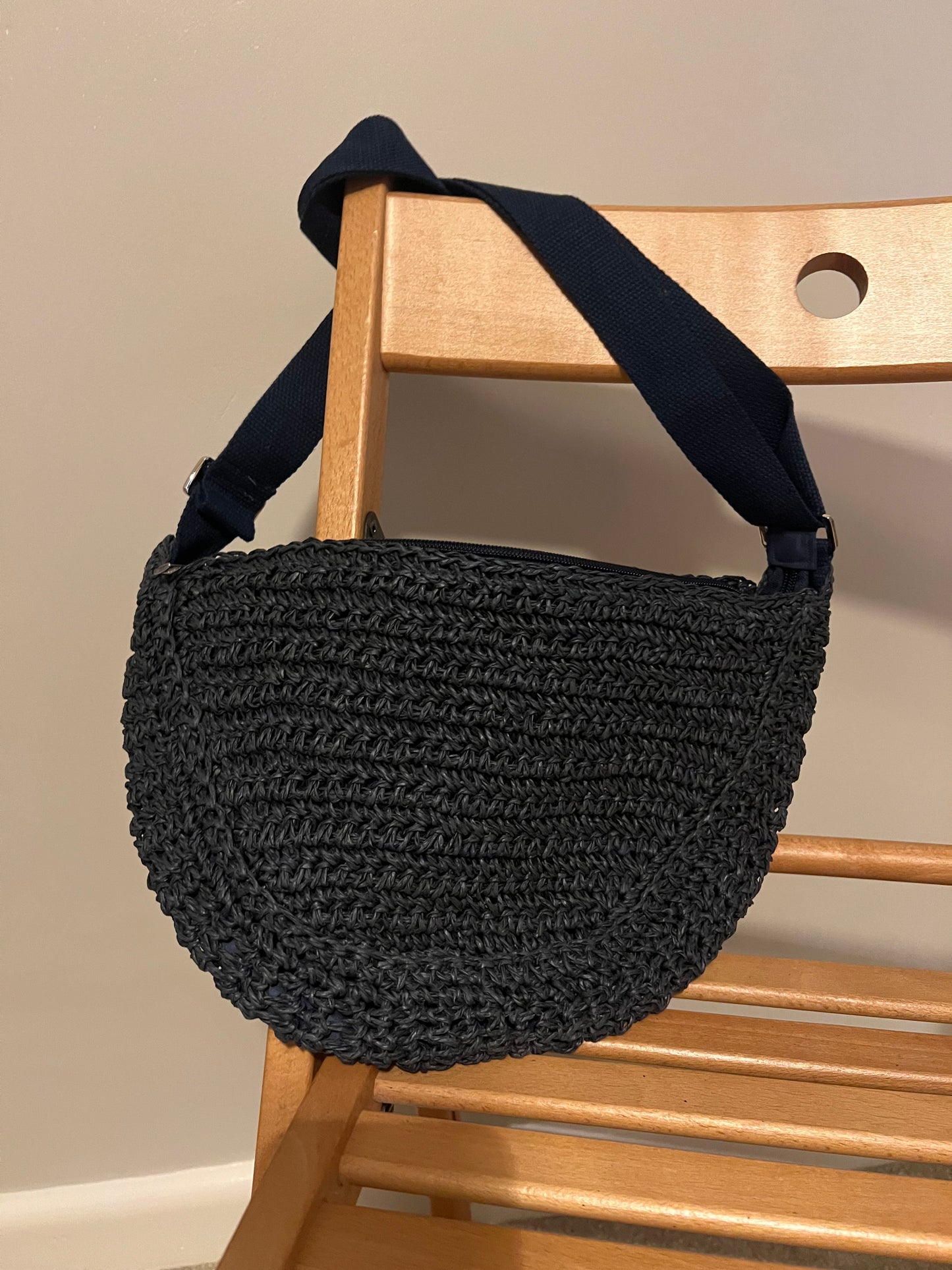 HALF MOON STRAW BAG NAVY