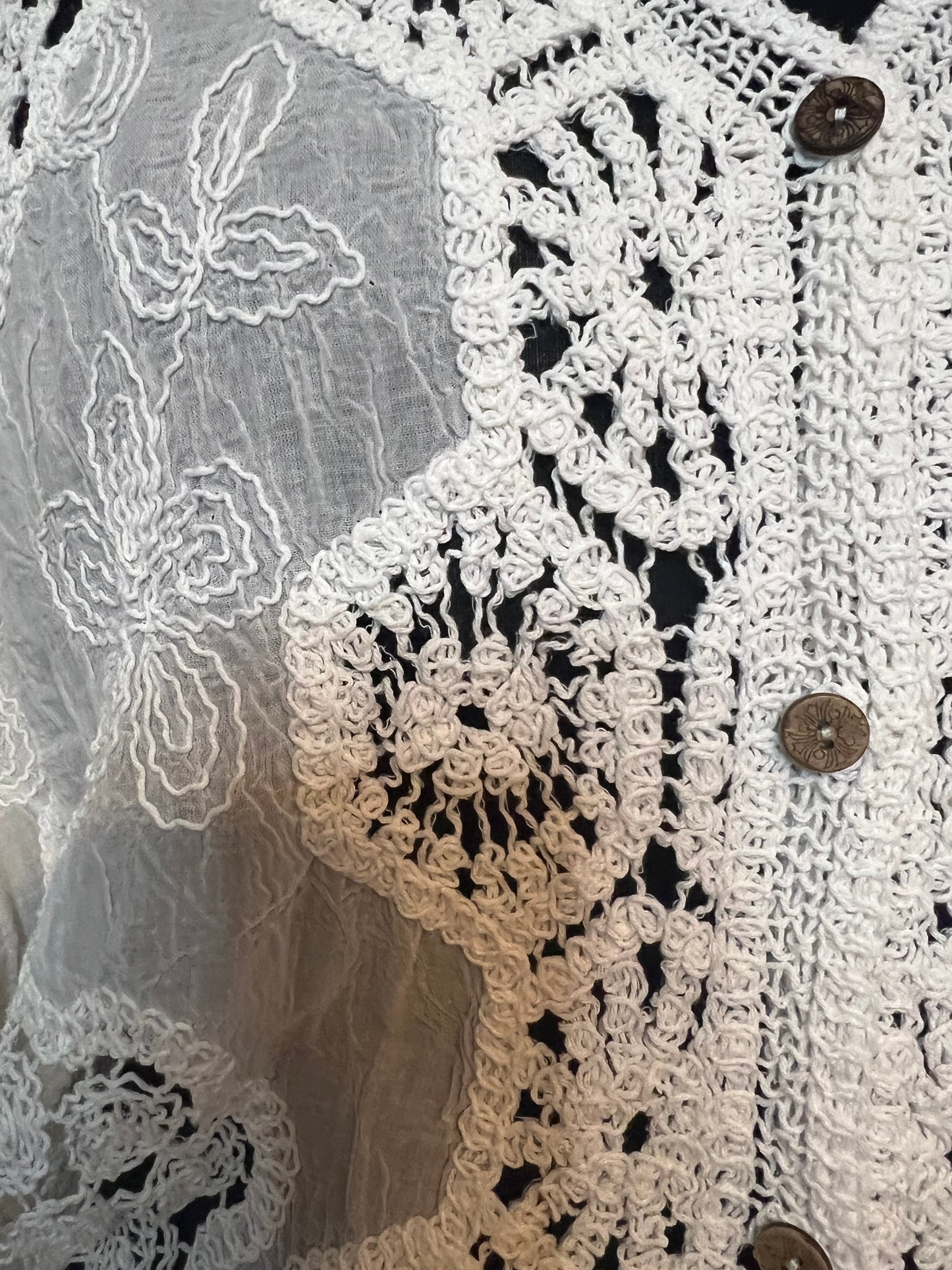 CROCHET/EMBROIDERED BATWING CARDI WHITE