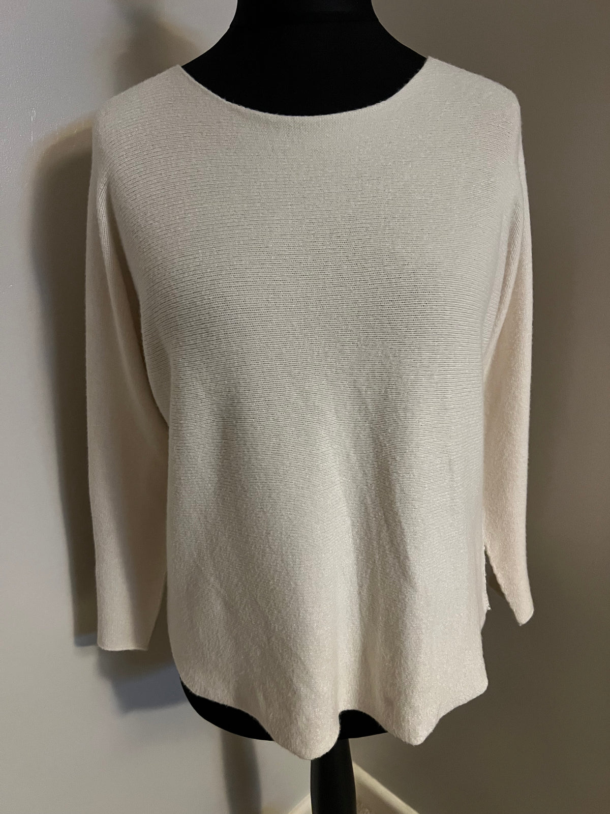 ROUND NECK SOFT JUMPER CREAM