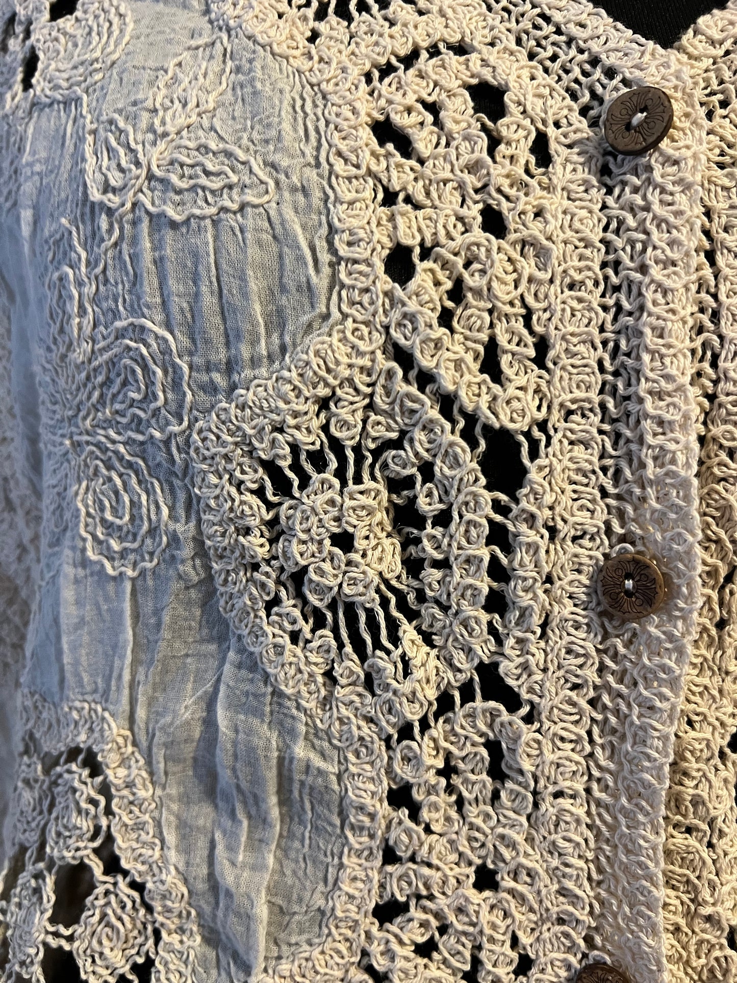 CROCHET/EMBROIDERED BATWING CARDI CREAM