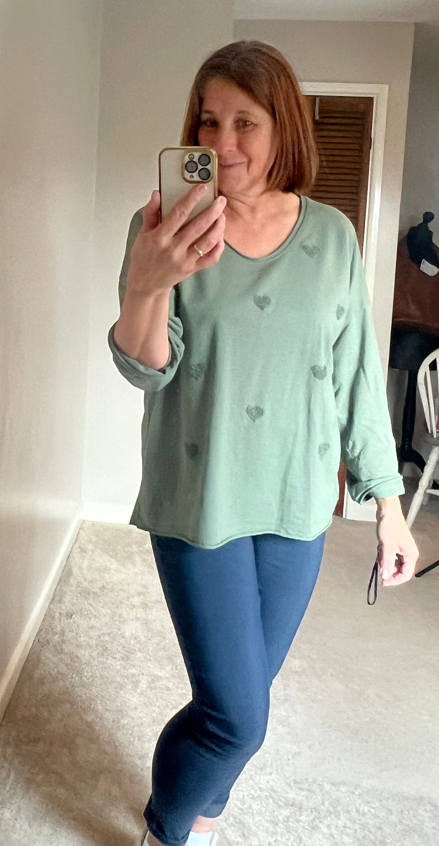 TEXTURED HEART APPLIQUE TOP KHAKI