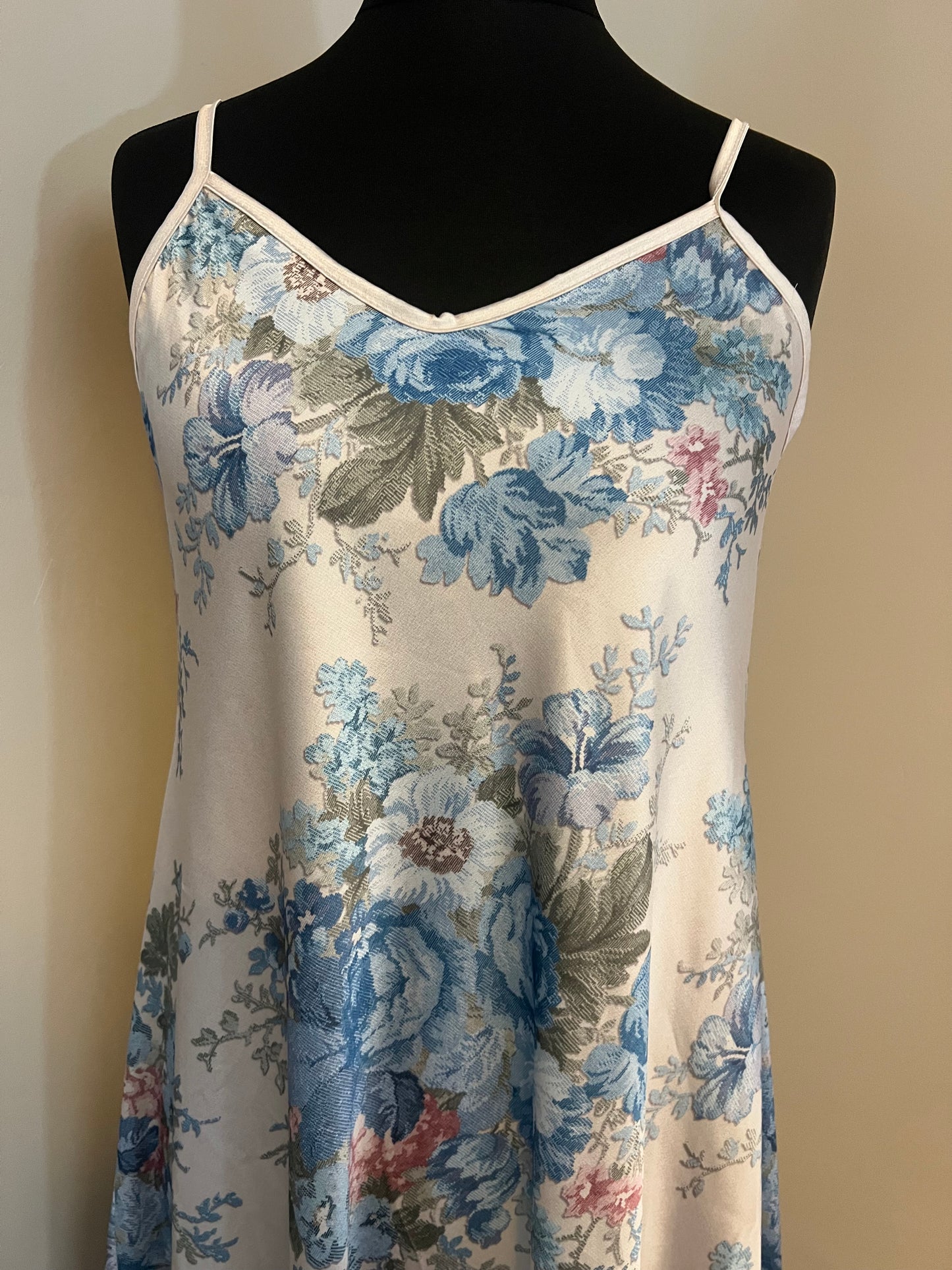FLORAL PRINT CAMI SATIN DRESS PALE BLUE