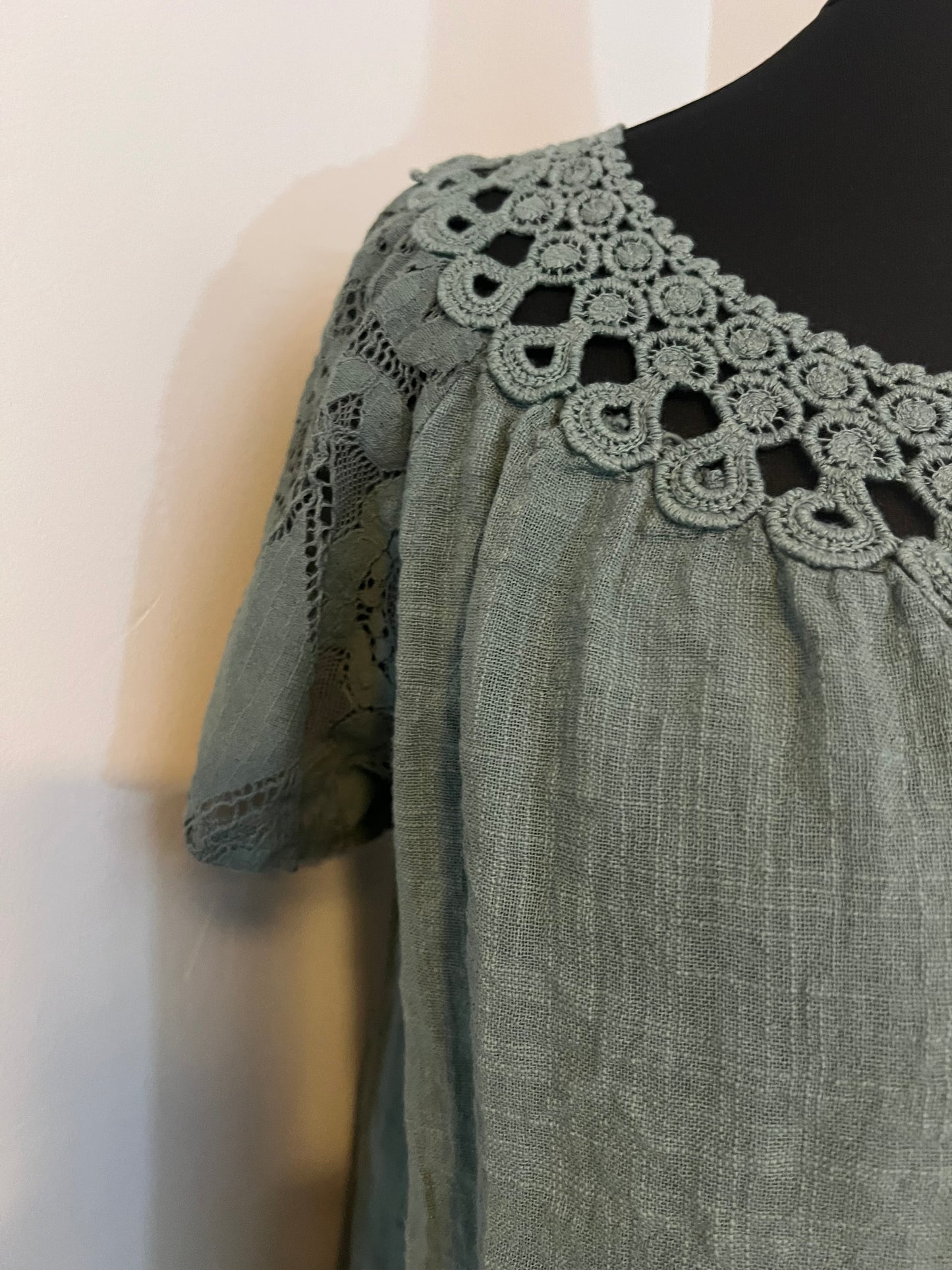 LACE SHORT SLEEVE COTTON TOP KHAKI