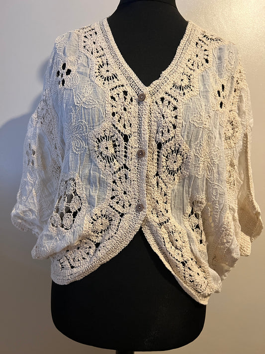 CROCHET/EMBROIDERED BATWING CARDI CREAM