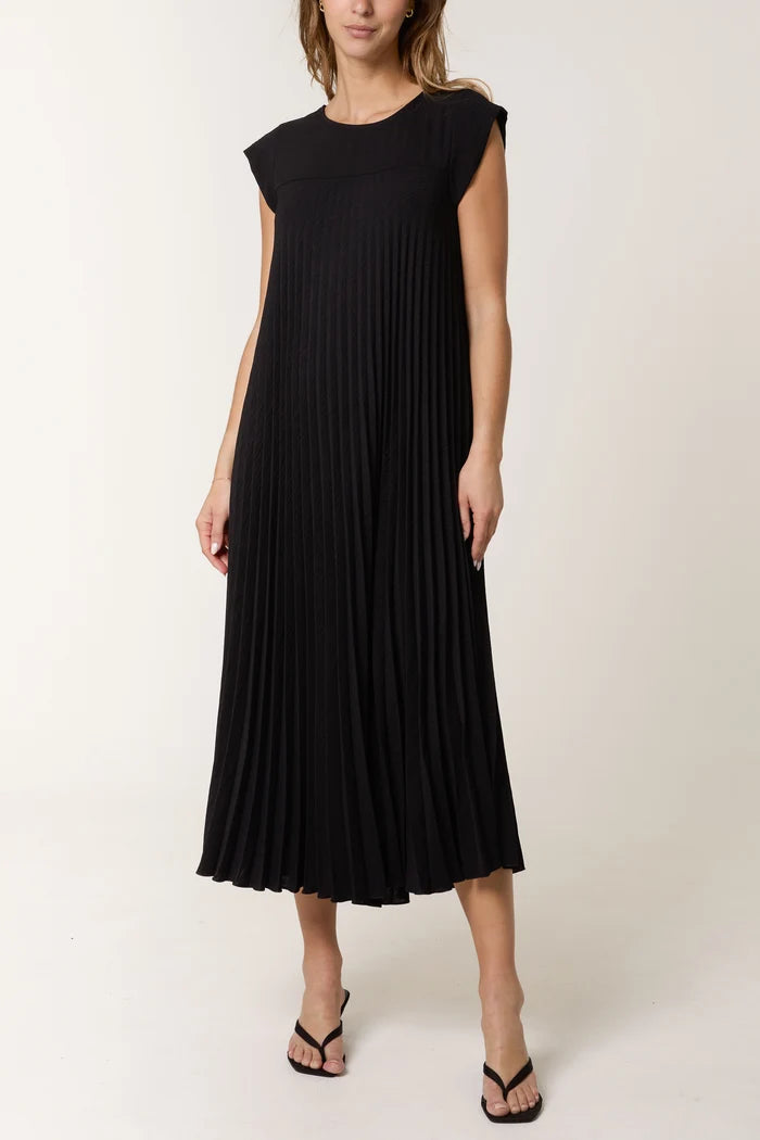 PLEATED MAXI DRESS BLACK